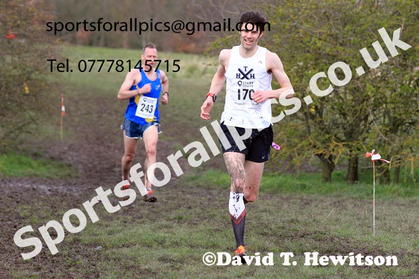 Men 35 to 60 in the 2023 BMAF Cross Country Champs., Wallsend. Photo: David T. Hewitson/Sports for All Pics